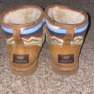 Ugg Pendleton